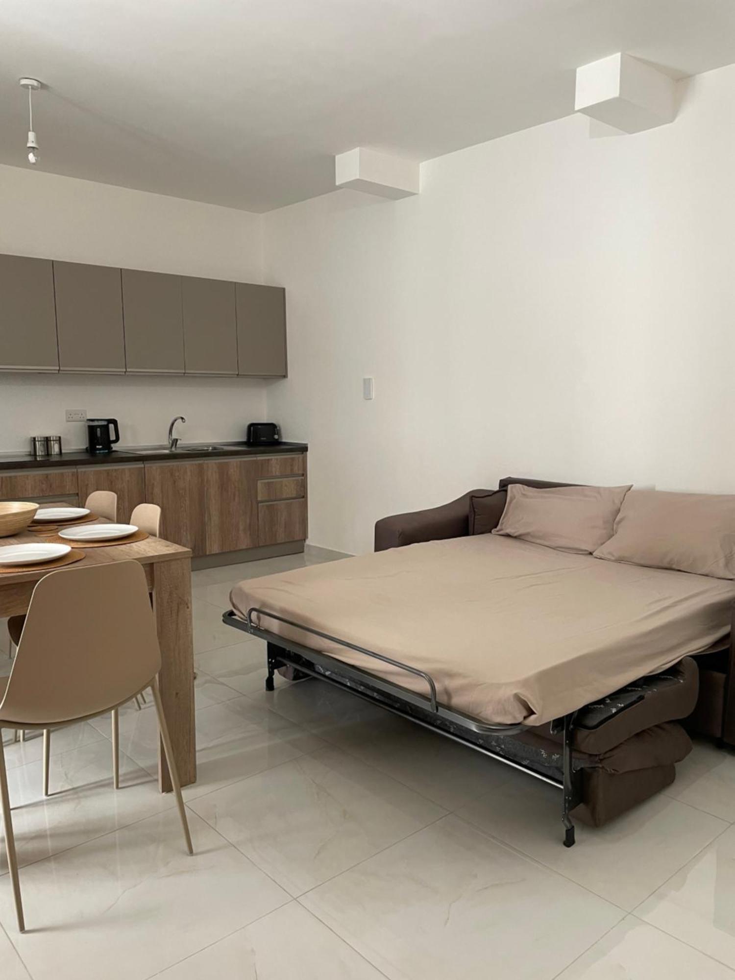 Apartment Xlendi